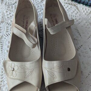 Drucker woman shoes  white beige size 41 eur 9.5 us